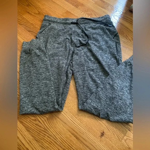 Lululemon Soft Black Gray Heather Jogger Size 10 - Picture 1 of 6